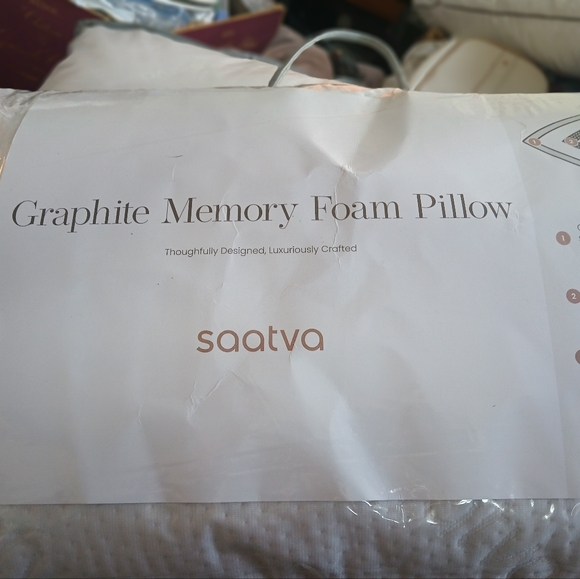1 Graphite Memory Foam Pillow - Picture 5 of 8